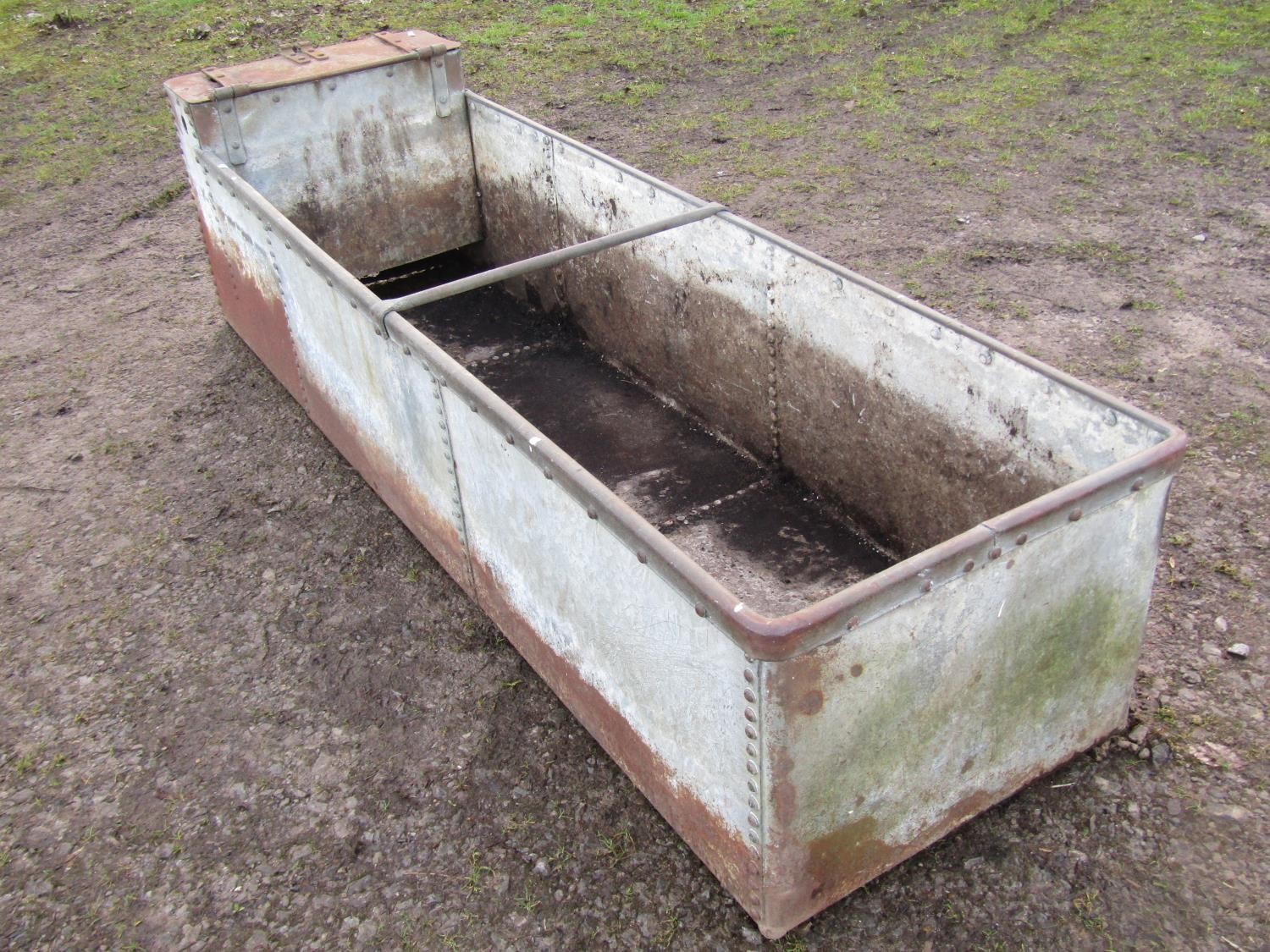 A vintage heavy gauge galvanised steel field water trough with pop riveted seams (af), 58 cm (full - Image 4 of 6