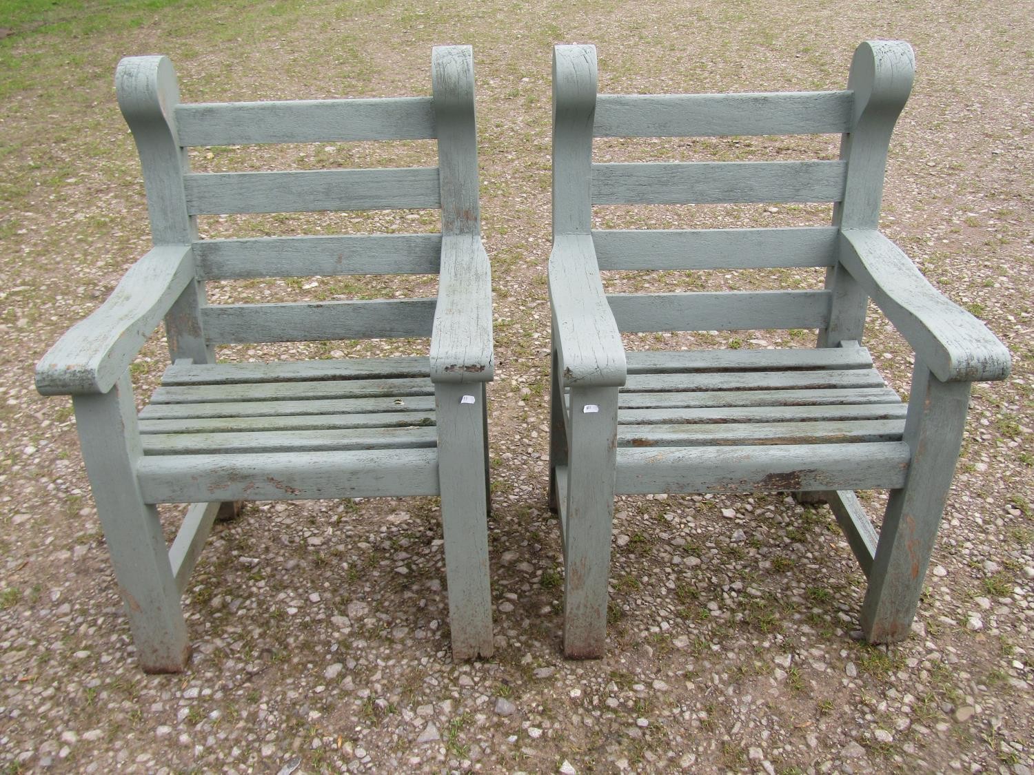 A pair of Woodfern heavy gauge painted and weathered teak garden open armchairs with slatted seats - Image 5 of 8