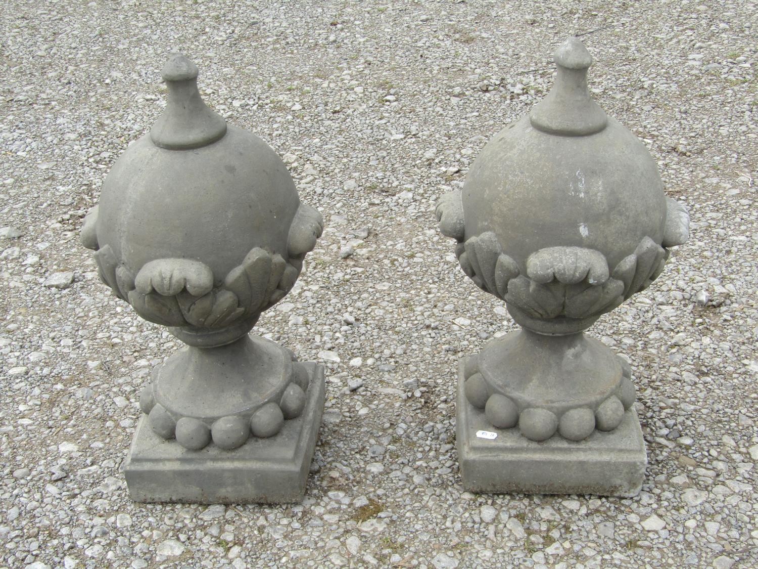 A pair of cast composition stone pointed sphere pier cap finials with acanthus detail 53 cm high - Image 3 of 5