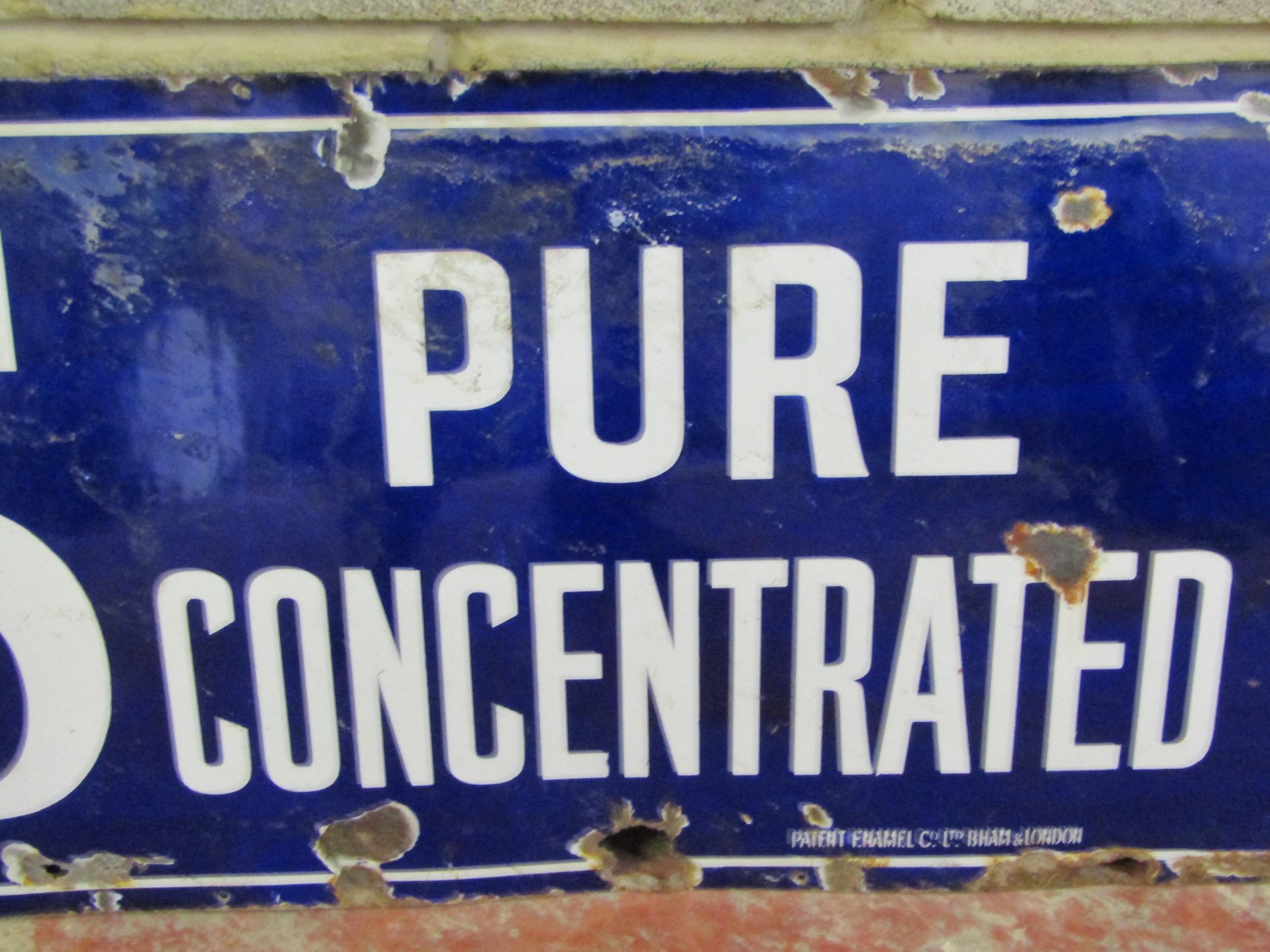An old rectangular enamel sign advertising Fry's Pure Concentrated Cocoa 51 cm x 230 cm - Image 3 of 6