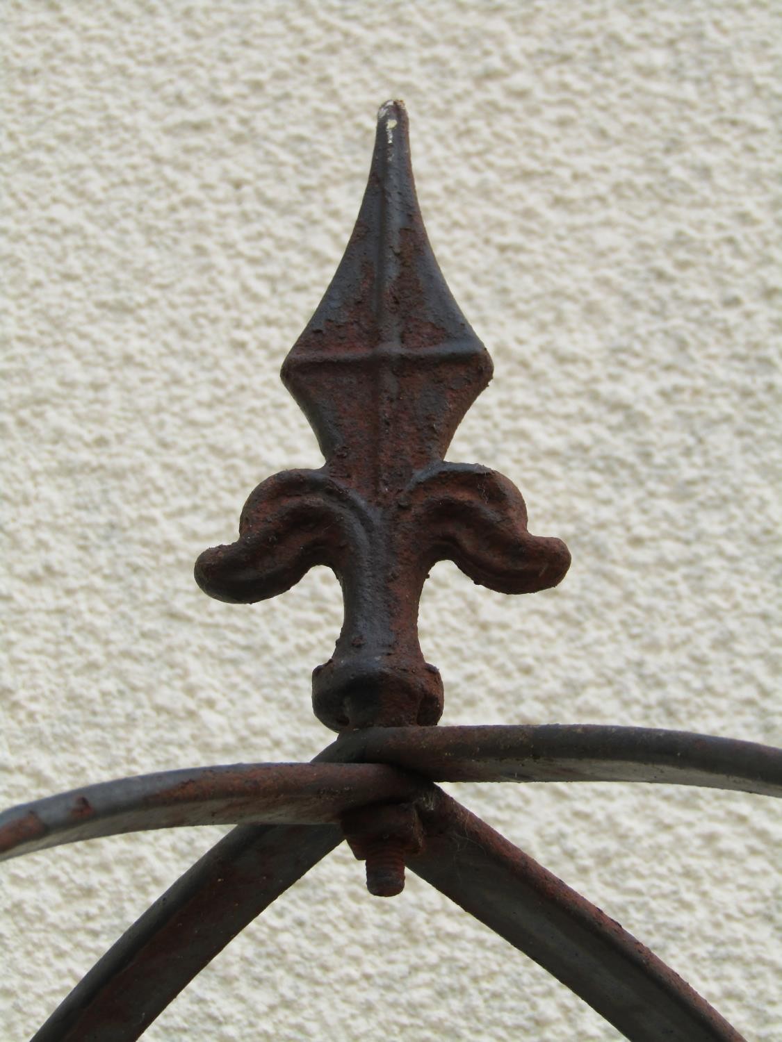 A painted steel strap work garden obelisk of cylindrical and domed form with spear head finial, 37 - Image 3 of 3