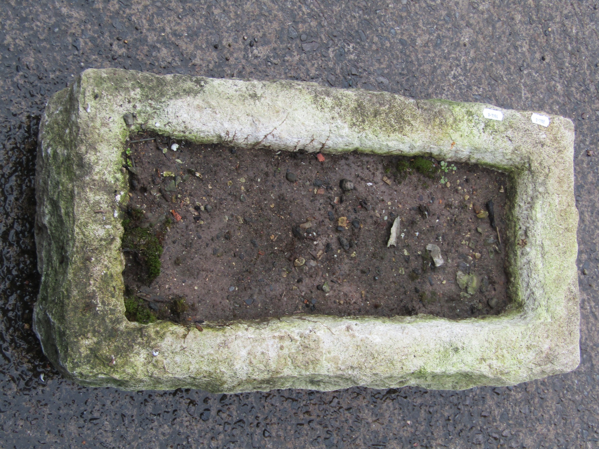 A weathered rough hewn rectangular natural stone trough 20 cm high x 64 cm long x 33 cm wide - Image 4 of 4