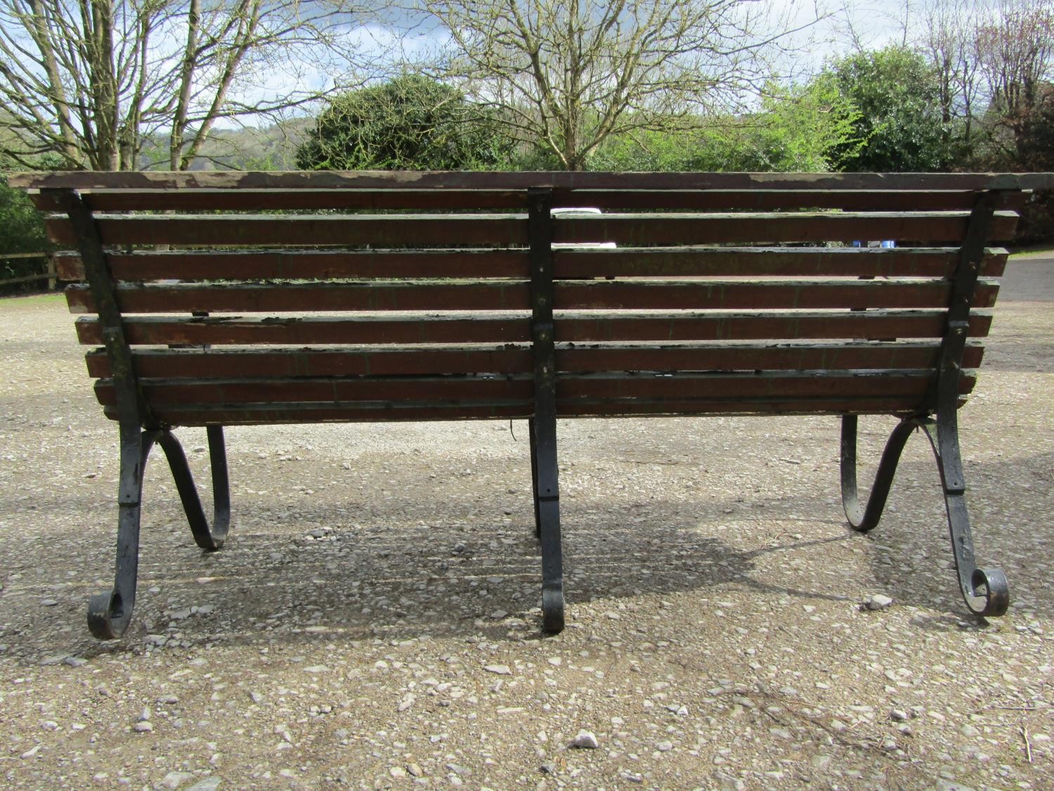 A heavy gauge park/garden bench with weathered teak slatted seat raised on heavy gauge sprung - Image 4 of 6