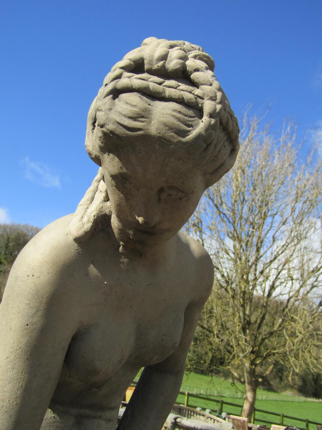 A cast composition stone garden ornament in the form a classical maiden 105 cm high - Image 5 of 5