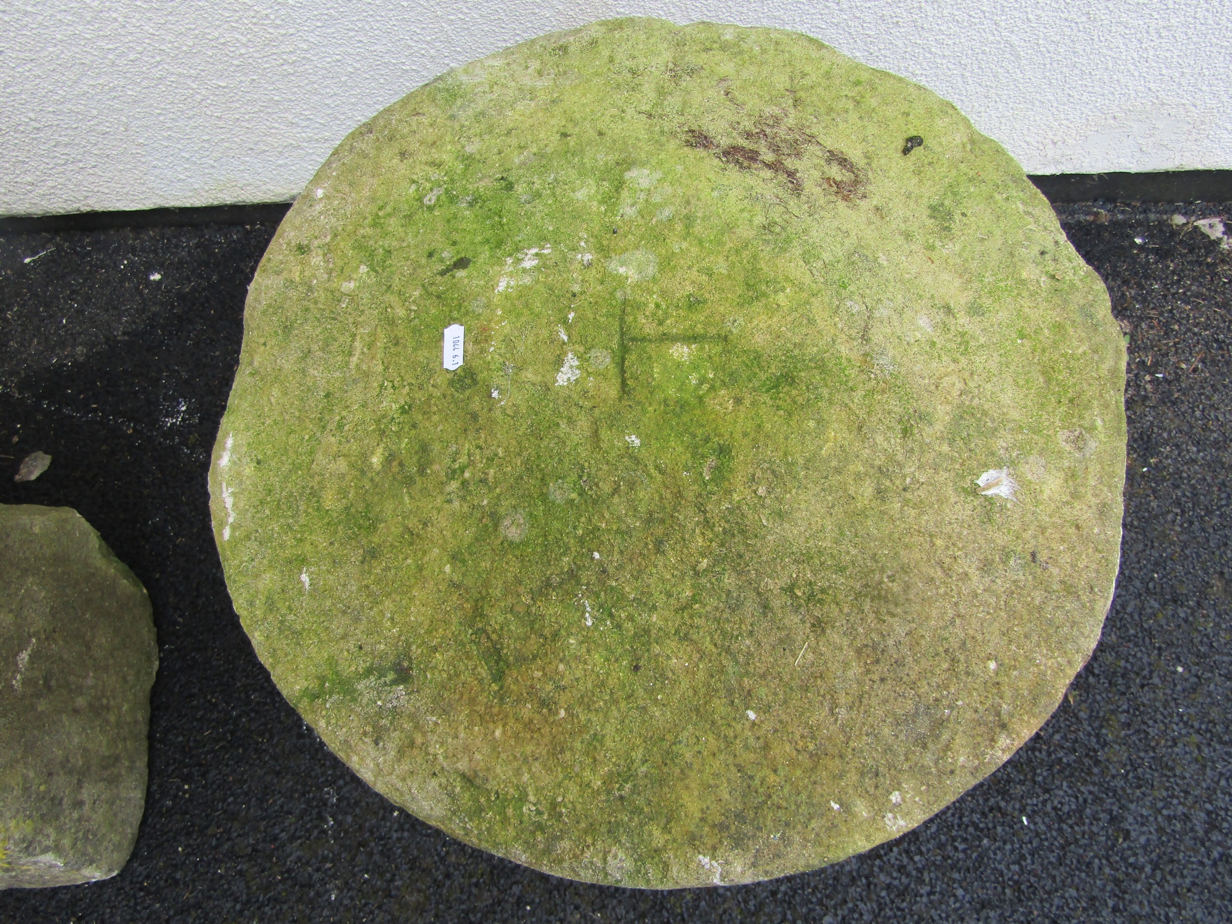 A weathered natural stone staddle stone with domed cap raised on a square tapered base 72 cm high - Image 2 of 4