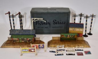 Hornby Series pre- war 0 gauge railway station models including M Station Set A845 complete in