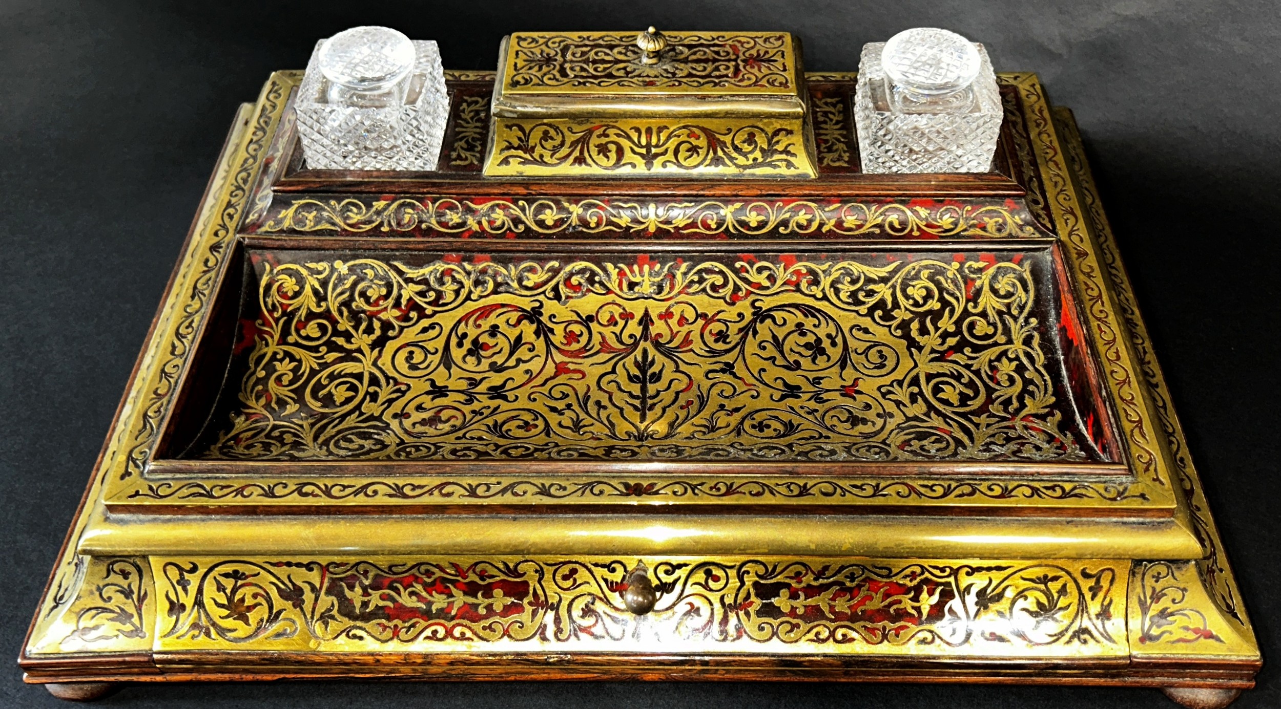 A 19th century boulle work standish with dished tray, segmented box and two cut glass inkwells, over - Image 2 of 3