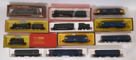 Collection of 00 gauge locomotives comprising BR Warship Class 42 diesel 'HighFlyer' 37-064 by