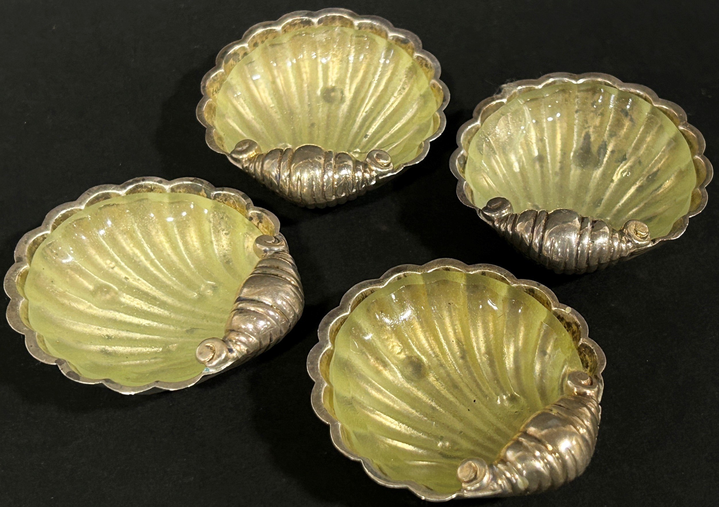 Two silver scallop shell salts with silver spoons, in the original case, Birmingham 1899, maker - Bild 4 aus 5