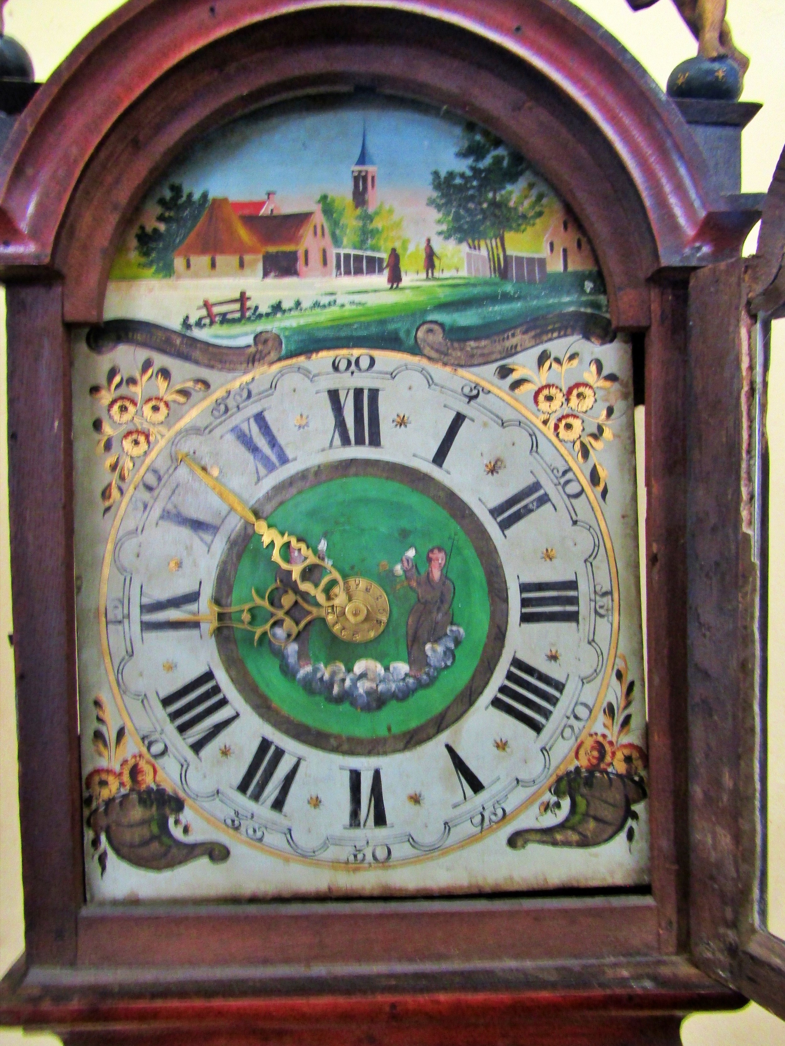 A 19th century Dutch wall clock with painted arched dial, surmounted with a painted rural landscape, - Bild 2 aus 6