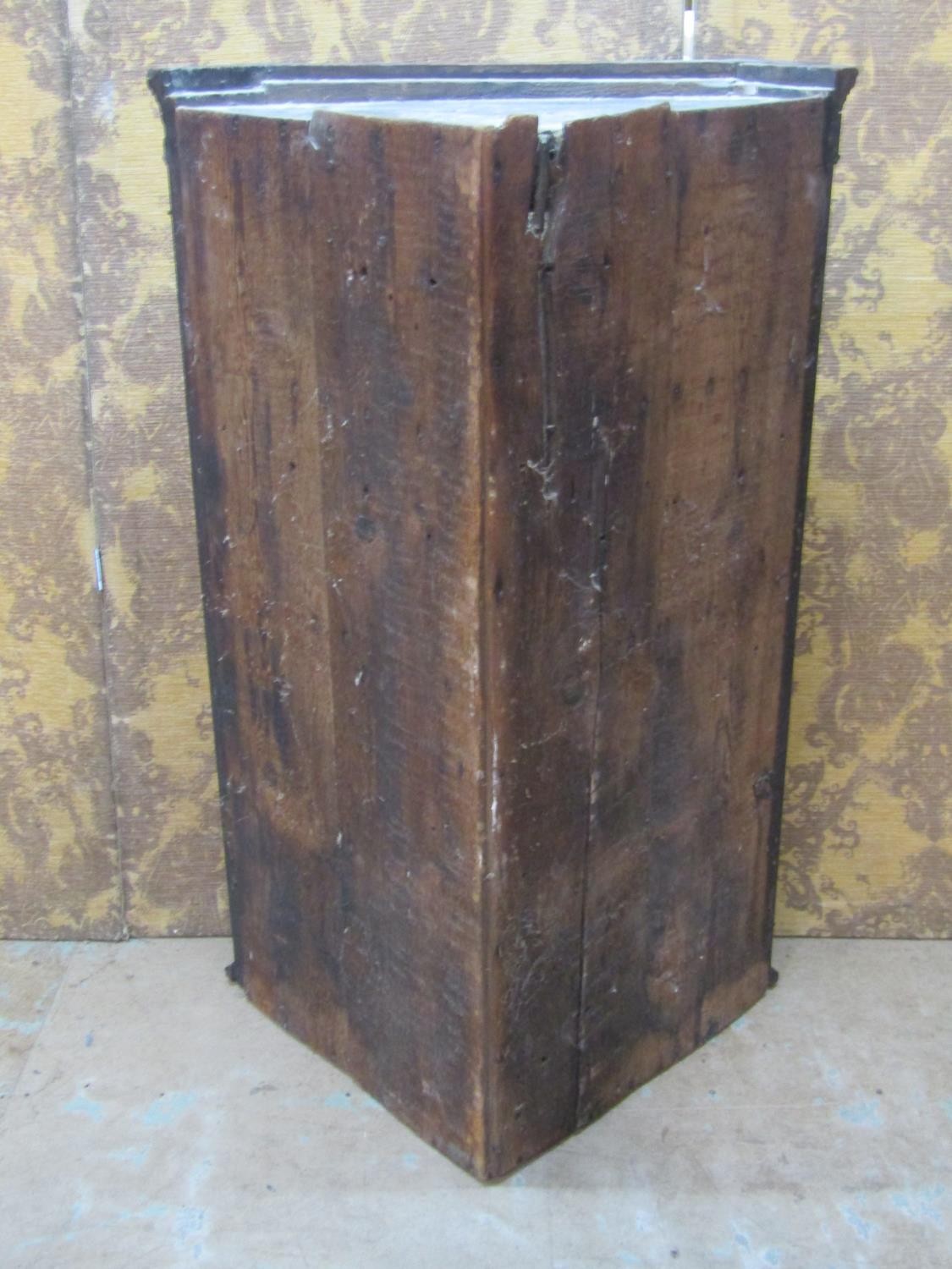 A Georgian mahogany hanging corner cabinet enclosed by a rectangular astragal glazed panelled door - Image 2 of 2