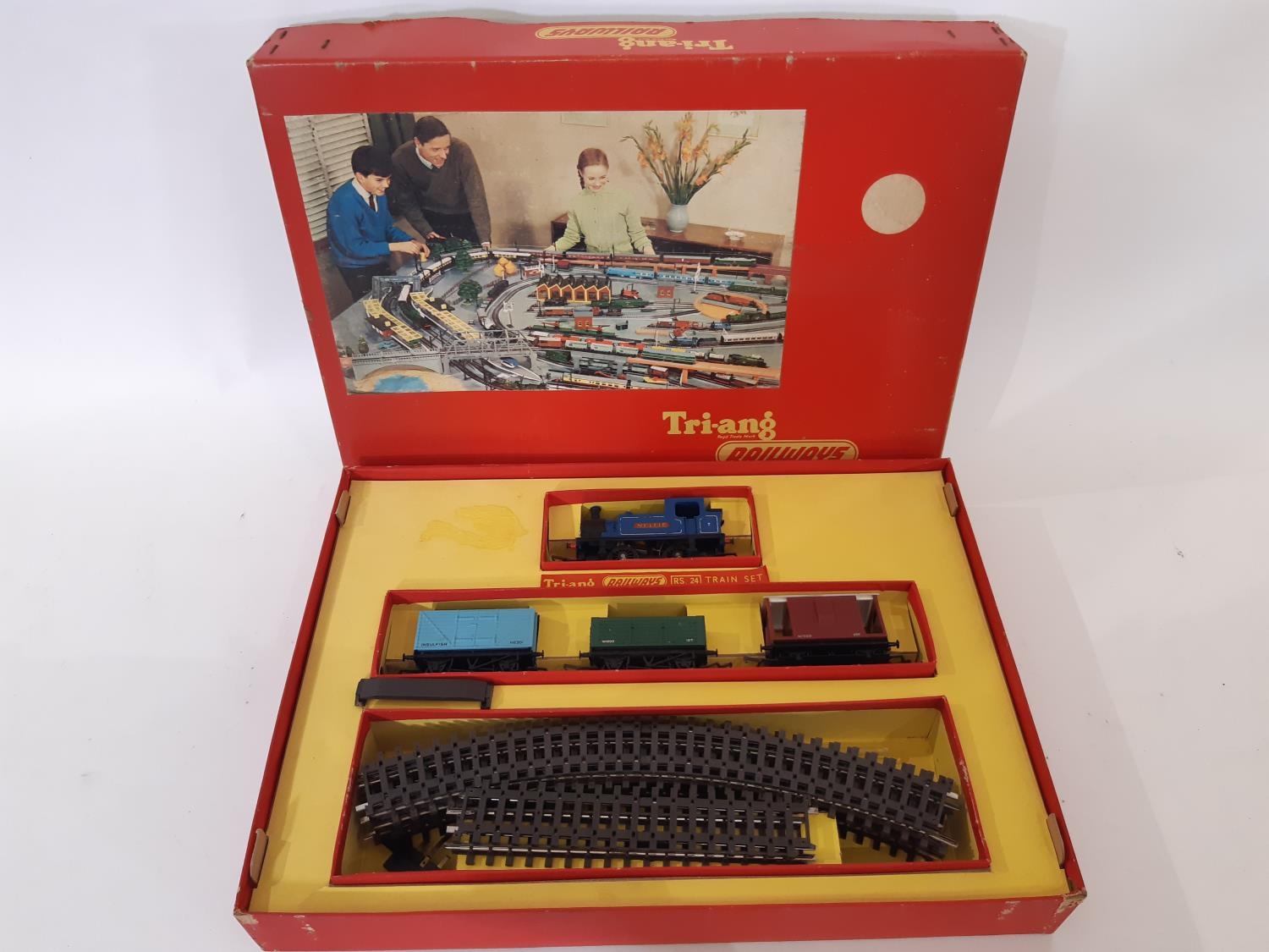 A large collection of 00 gauge railway models by Triang comprising 1960's RS24 'Pick Up' boxed goods - Image 2 of 6