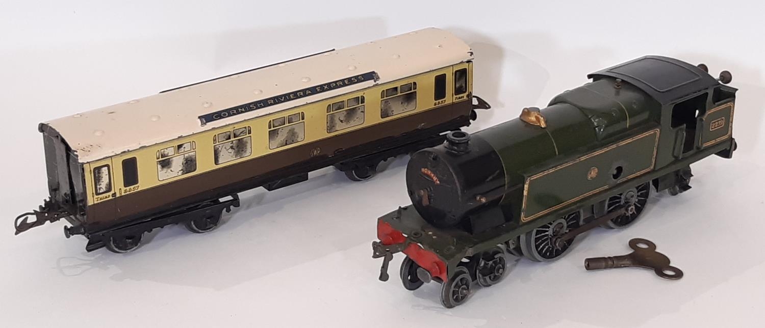 0 gauge clockwork 4-4-2 locomotive by Hornby in lined green GWR livery, total length 29cm together - Image 2 of 3