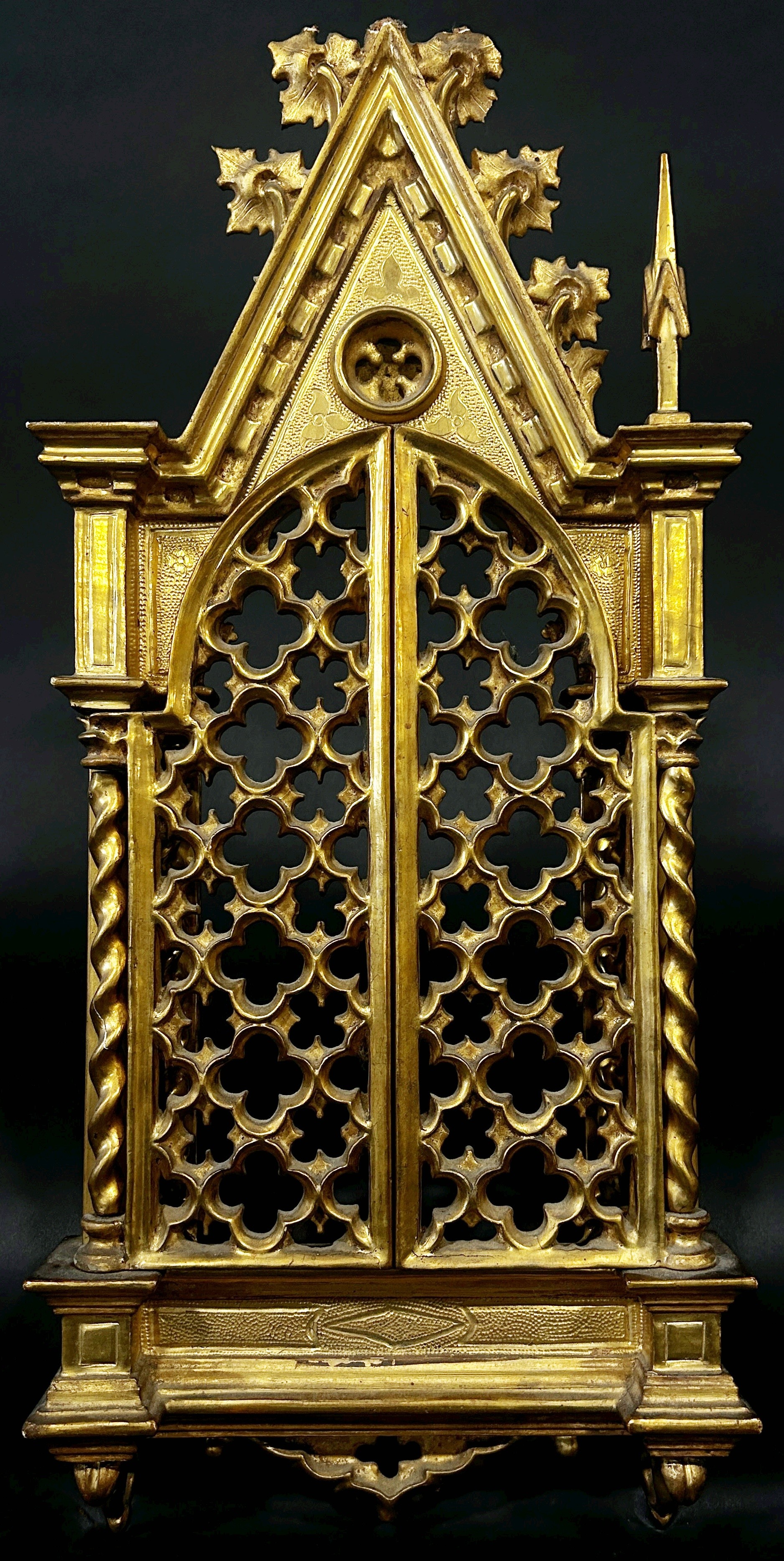 A 19th century Florentine style carved gilt wood gothic reliquary frame, of Puginesque form, the - Image 2 of 4