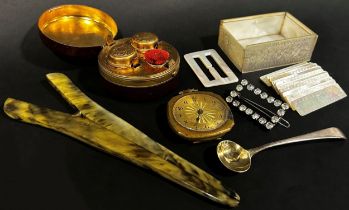 Collection of miscellaneous effects to include a mother of pearl box with engraved detail