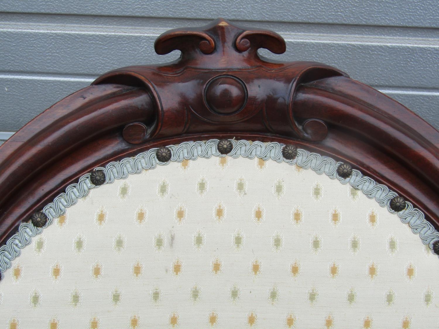 A Victorian mahogany spoon back chair with upholstered finish - Image 4 of 4