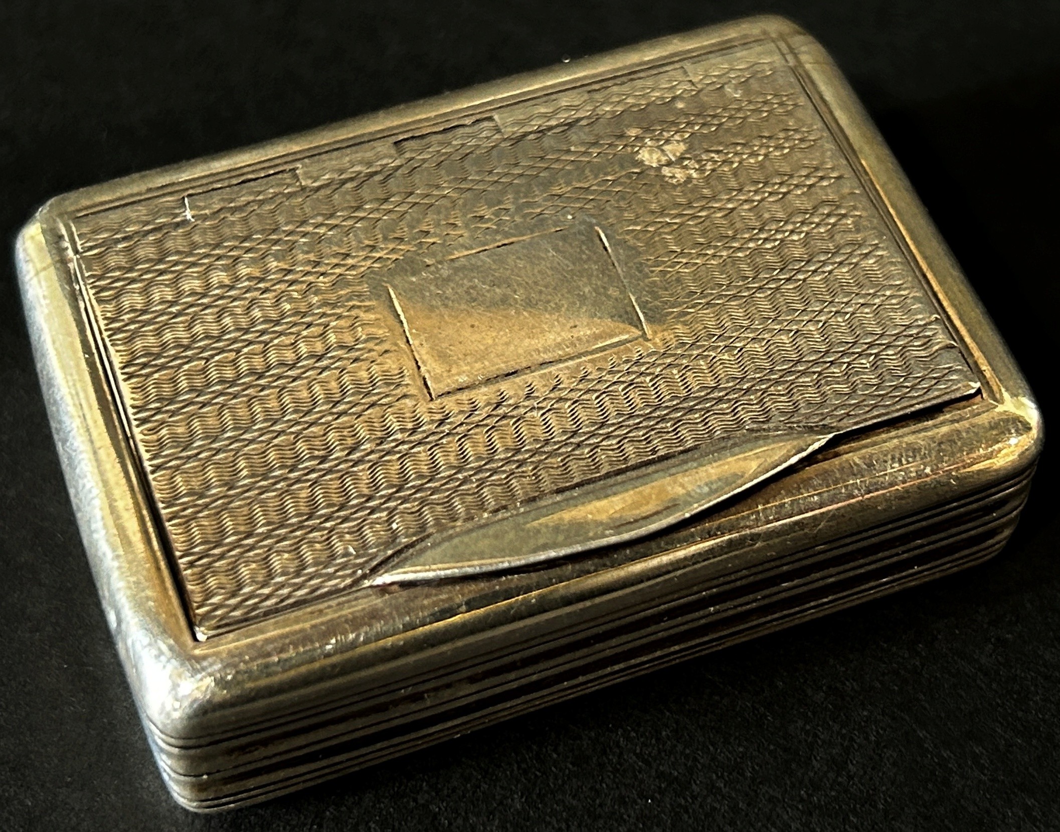 Georgian silver snuff box with gilt interior, Birmingham 1923, maker John Bettridge, 5.5cm, 1.2oz