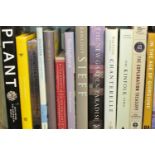 A mixed library of excellent quality coffee-table reference books on gardens, art and food (18)