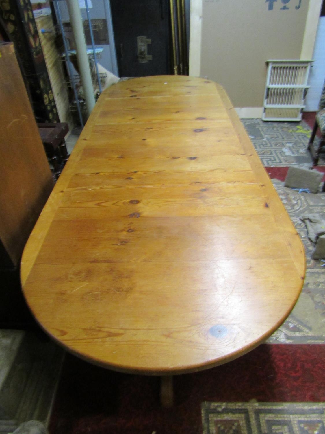 A substantial pine twin pedestal D end dining table (3m long) - Bild 3 aus 4