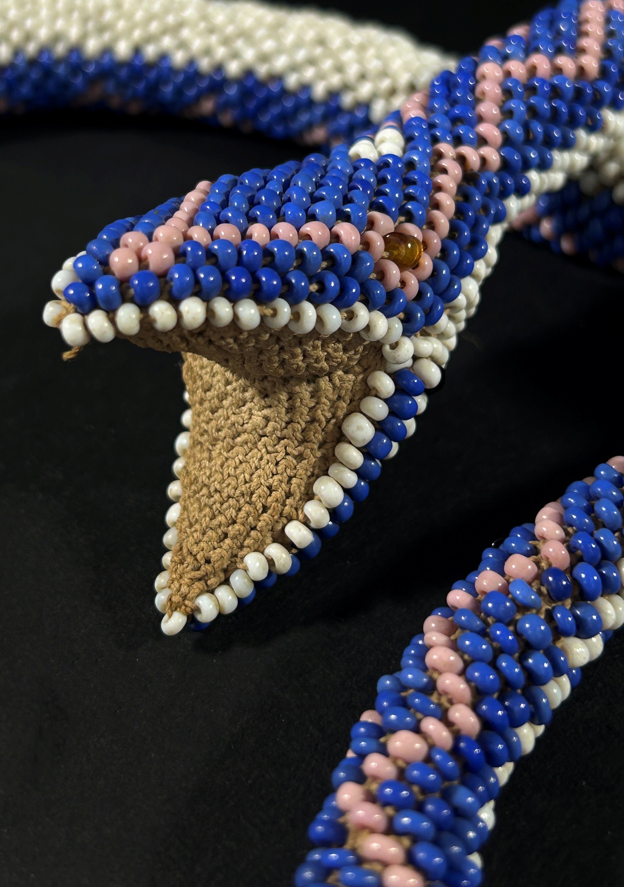 Military interest – A WWI Turkish POW beadwork snake in a white, blue and pink finish, 160cm long - Image 2 of 3