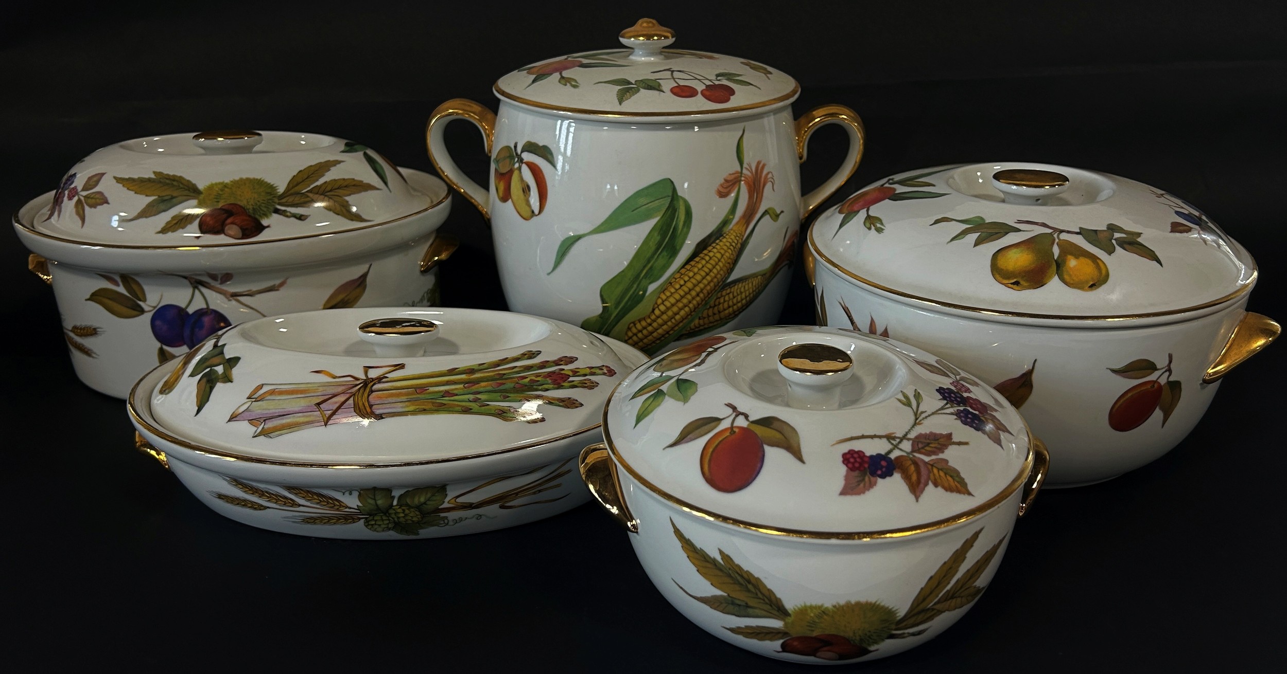 A large quantity of Royal Worcester Evesham pattern tableware and dinner and teaware approx 80 - Image 3 of 4