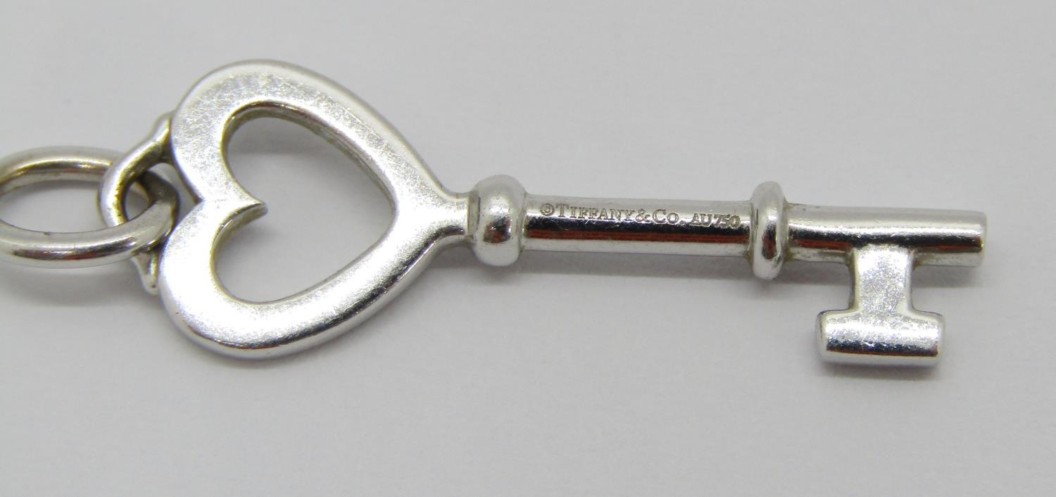 Tiffany & Co. 18ct white gold diamond set key pendant, 3.1cm L approx, 1.8g - Image 4 of 4