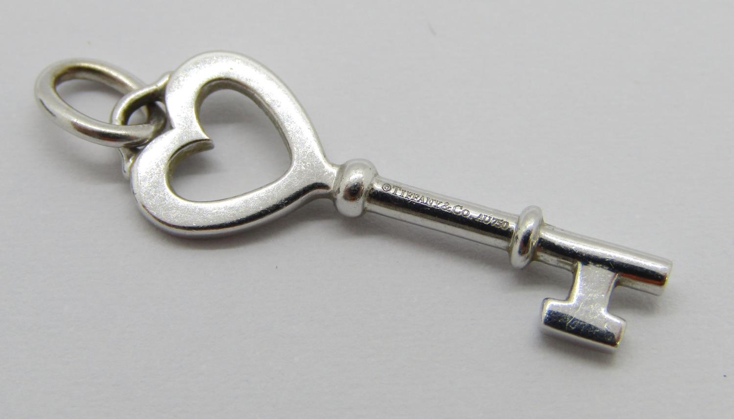 Tiffany & Co. 18ct white gold diamond set key pendant, 3.1cm L approx, 1.8g - Image 3 of 4