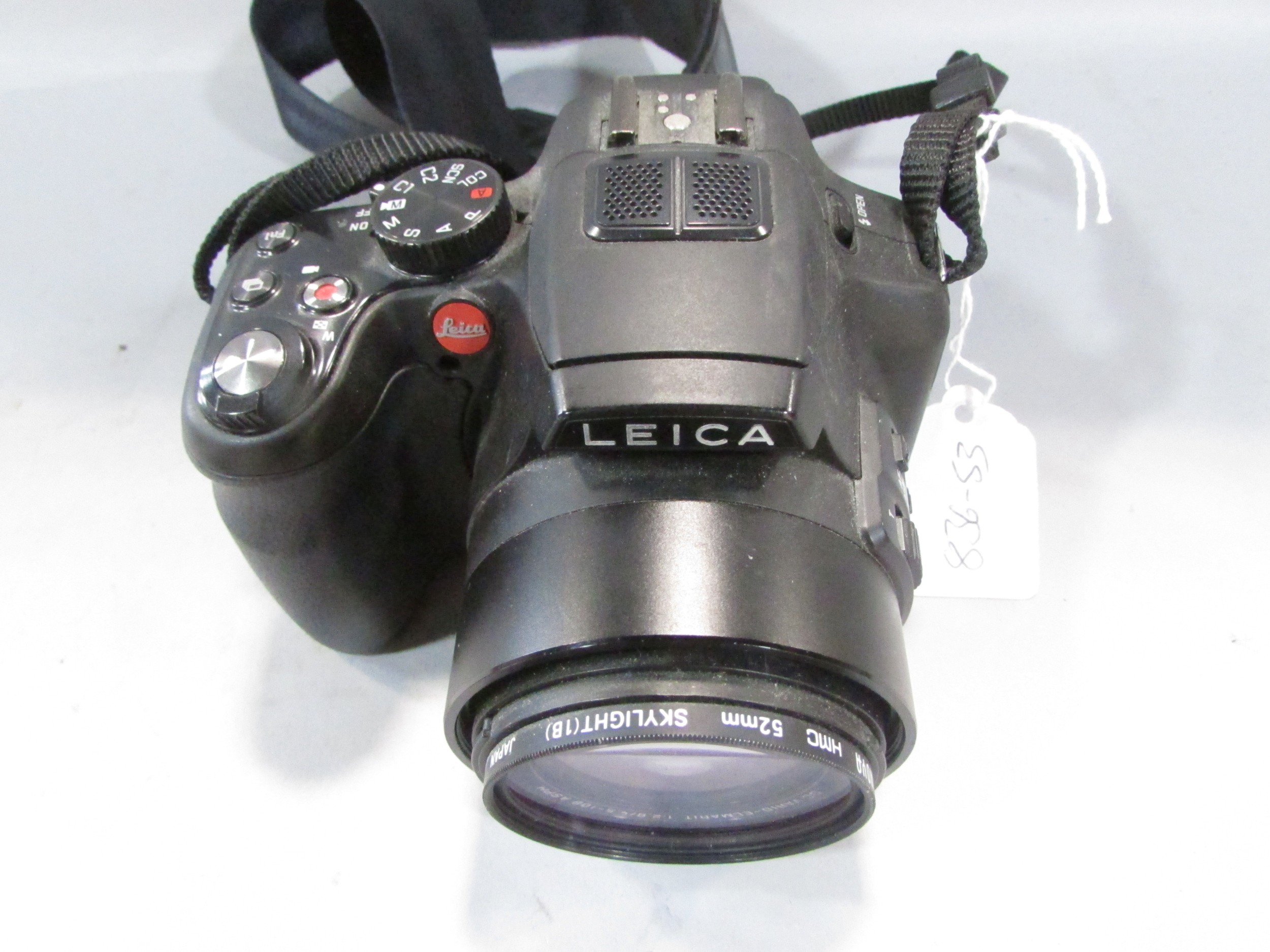 A Leica V Lux 4 camera and a Leica carry bag - Image 4 of 6