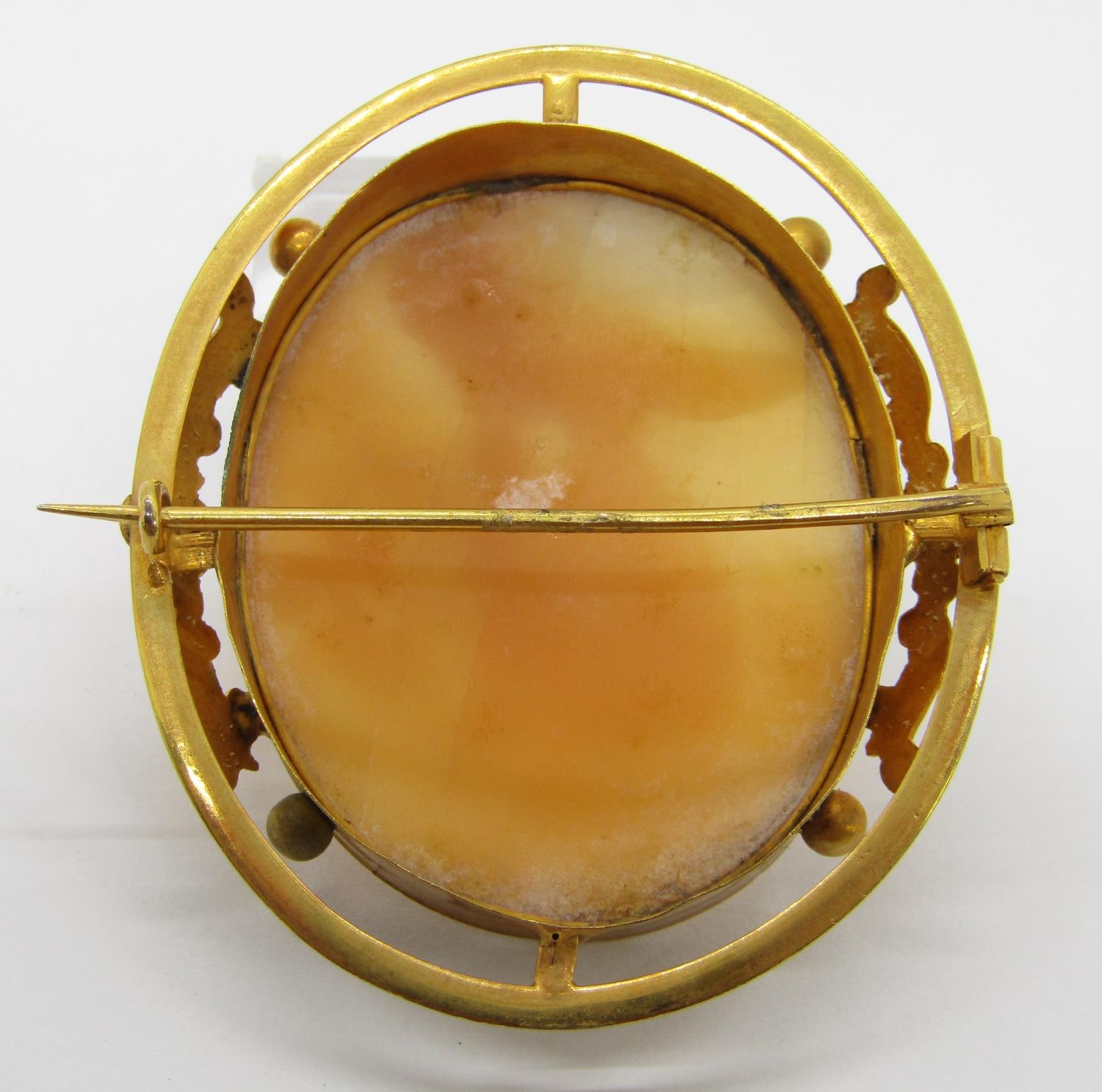 A large yellow metal framed cameo brooch, decorated with a classical narrative vignette, 5.5 x - Image 2 of 6