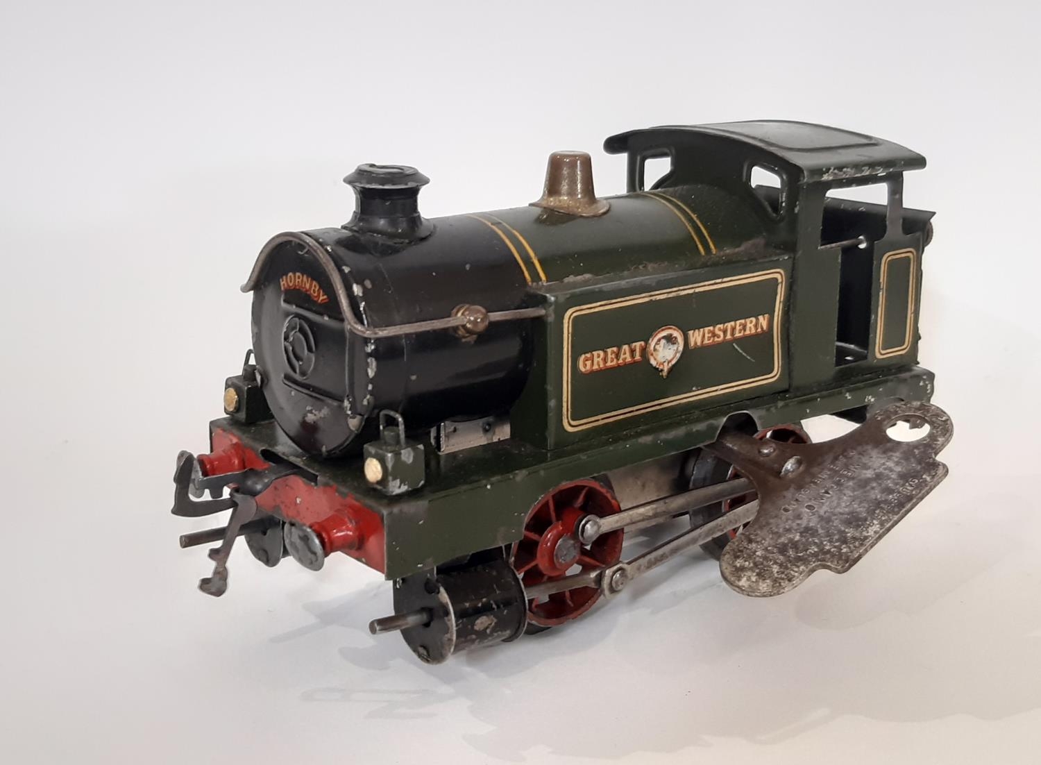 A collection of pre war Hornby 0 gauge railway models including the following: clockwork - Image 3 of 7