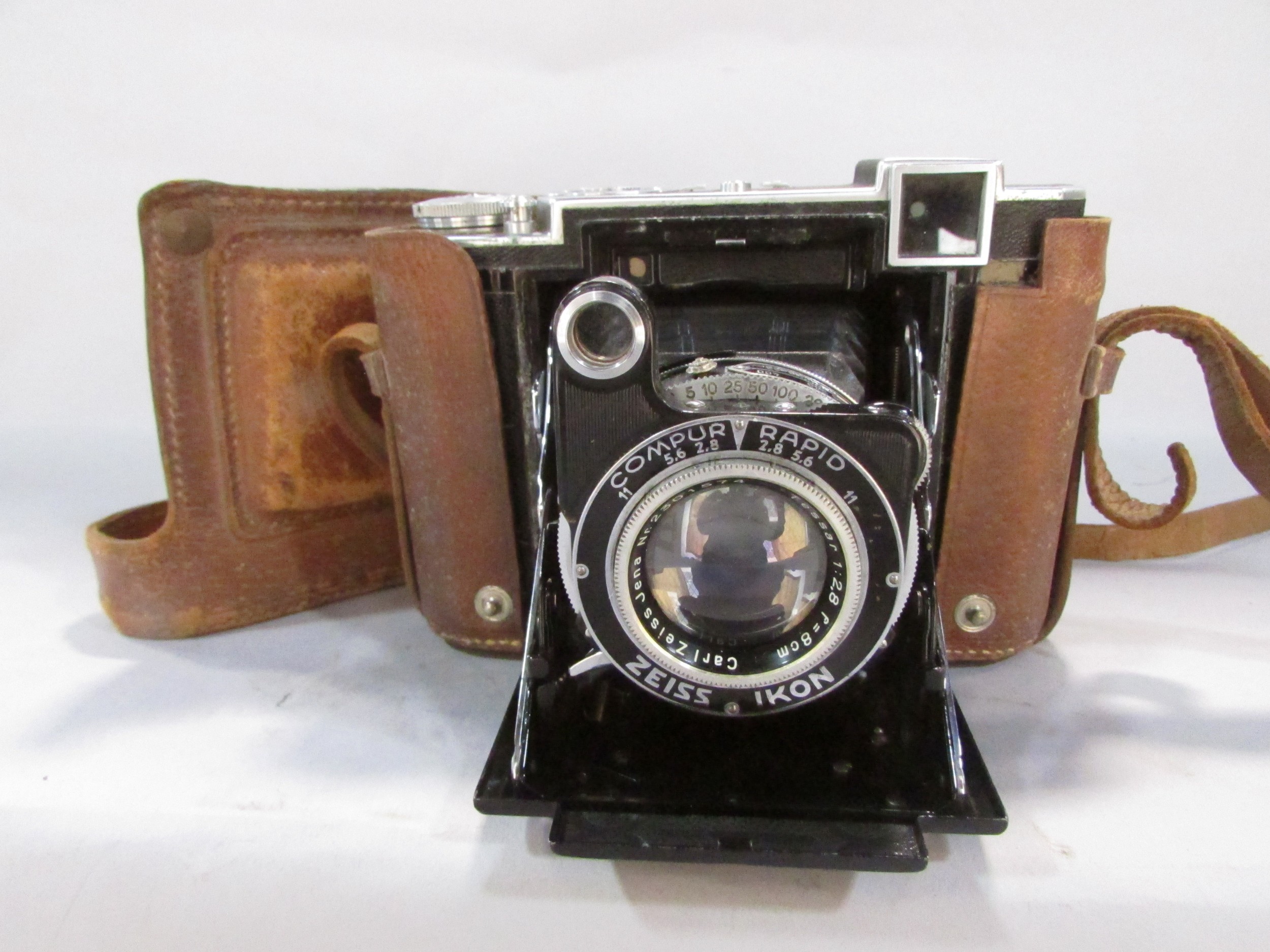 A Leica V Lux 1 camera - Image 6 of 9