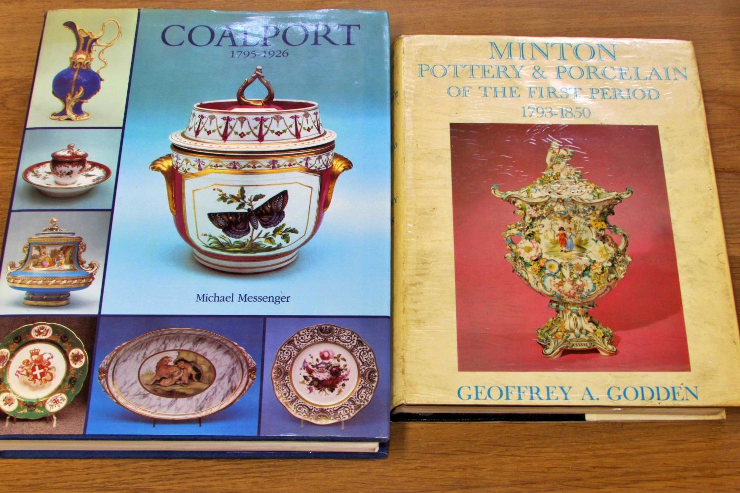 An extensive collection of ceramics reference books (50+) to include Coalport, Royal Worcester, - Image 4 of 4