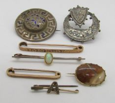 Small group of antique jewellery to include a 15ct opal bar brooch, 2.4g, two 9ct tie pins, 5g