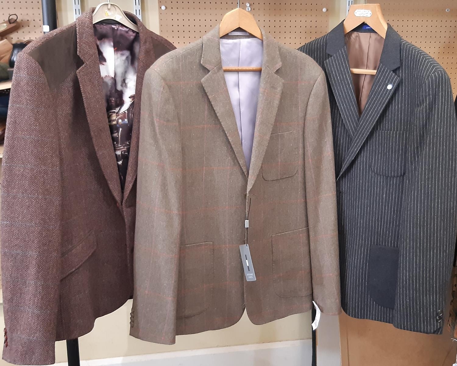 9 good quality men's tweed jackets, some like new with tags, brands include Jaeger, Peter Werth, - Image 3 of 8