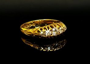 Edwardian 18ct graduated five stone diamond ring, Chester 1906, size M, 2.6g