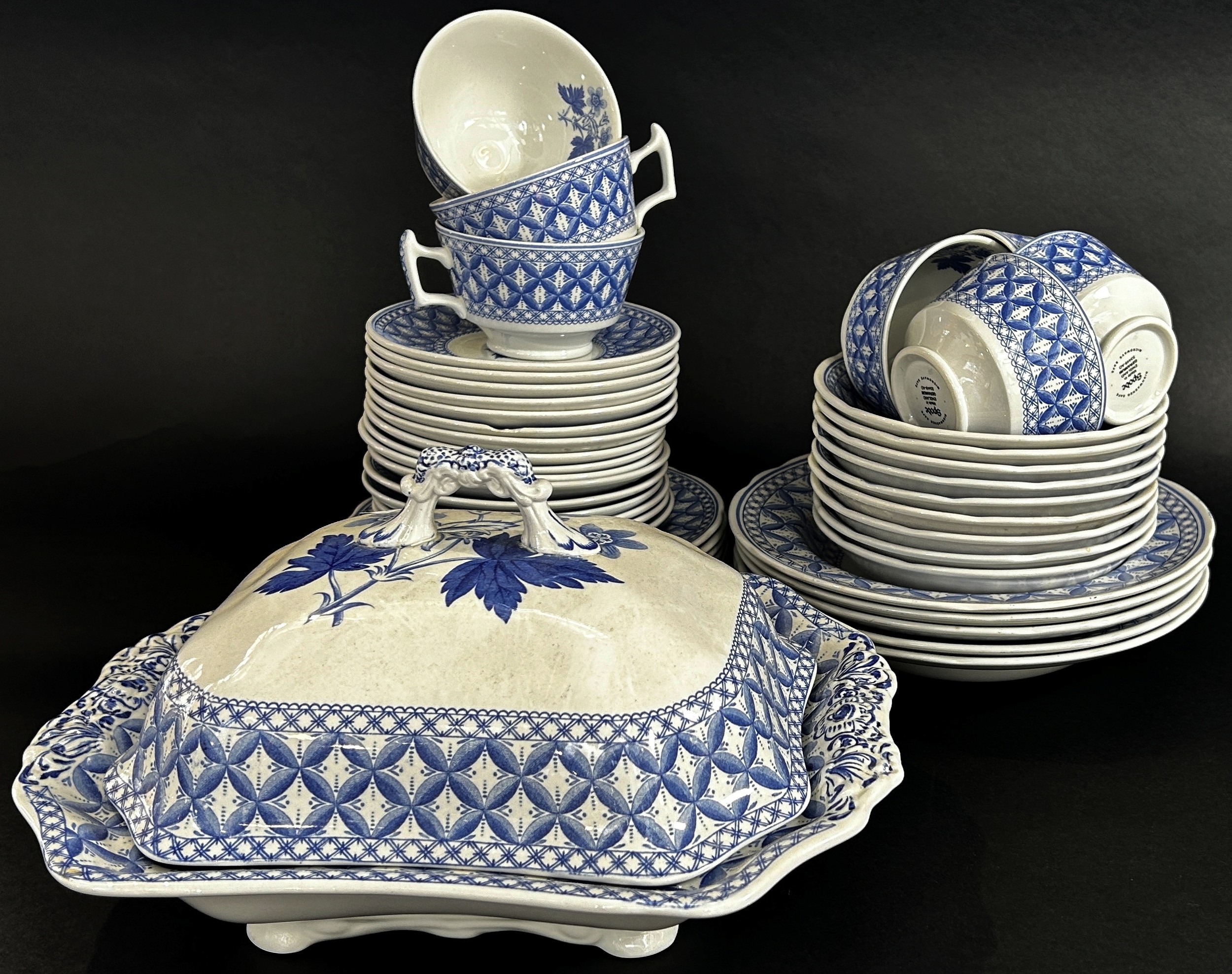 A large collection of 20th century blue & white ceramics and porcelain to include a large Chinese - Image 2 of 3