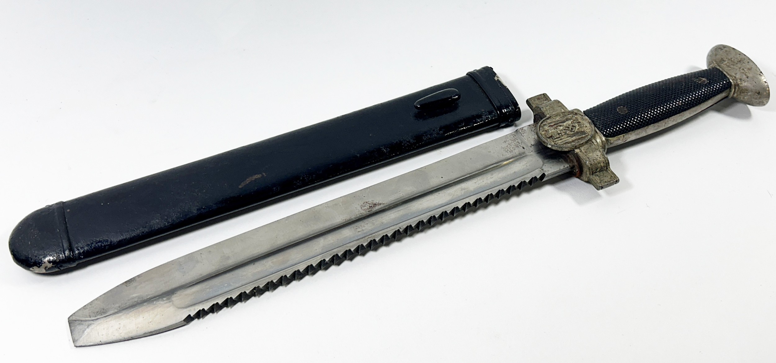 A German WWII DRK Red Cross Subordinate Hewer, the blade with saw back and chisel point, marked - Image 5 of 6