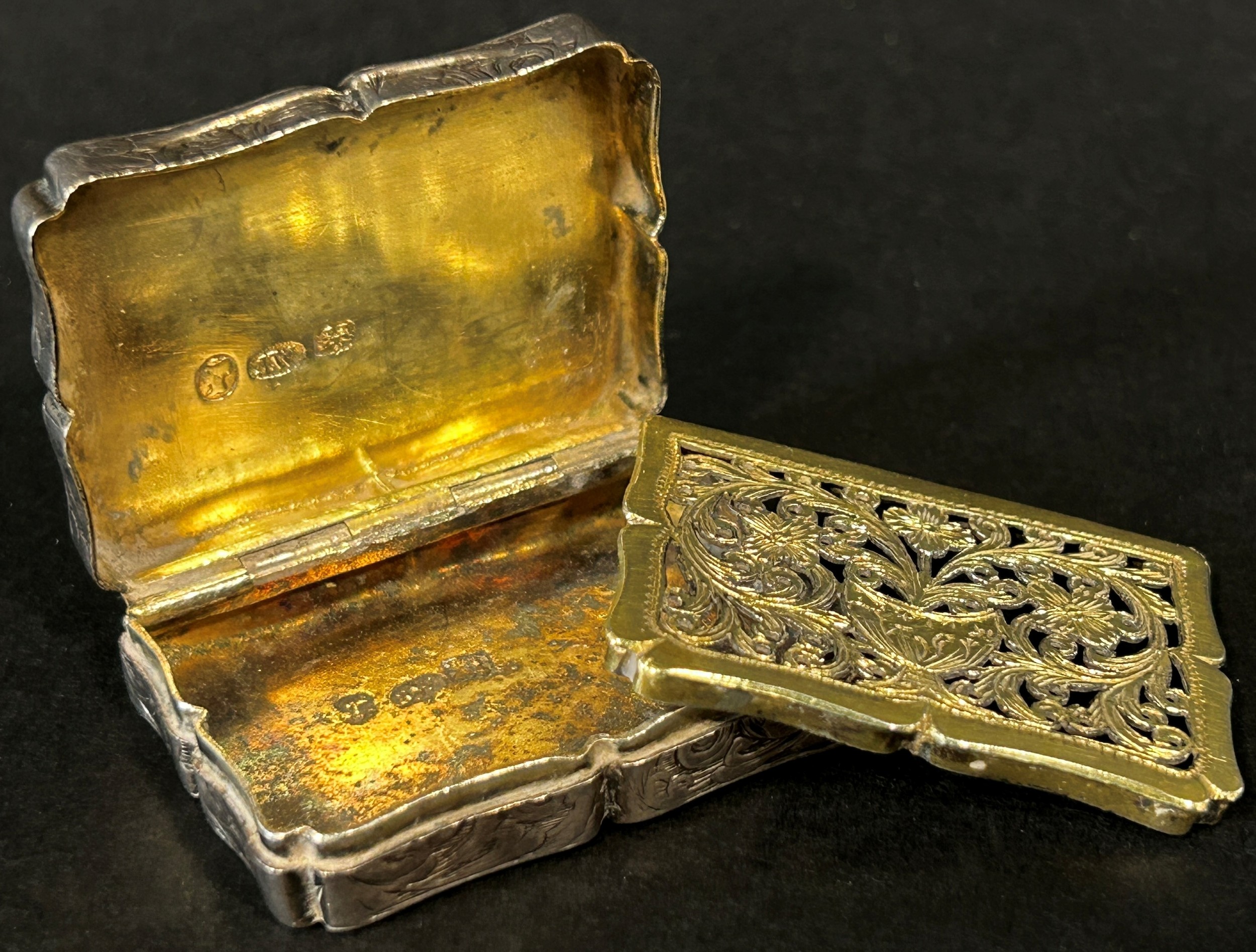 A Victorian silver vinaigrette with gilded floral grill, Birmingham date mark rubbed, maker Joseph - Image 3 of 4