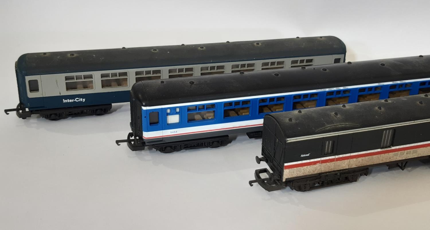 Thirteen 00 gauge railway coaches by Lima comprising 6 Network South East coaches, 4 Inter-City, 2 - Image 2 of 3
