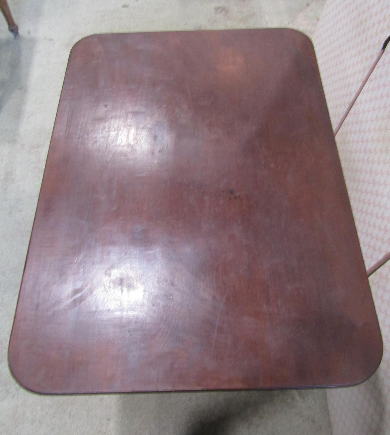 A repurposed tilt top table with Regency style pedestal base, 115cm long - Bild 2 aus 3