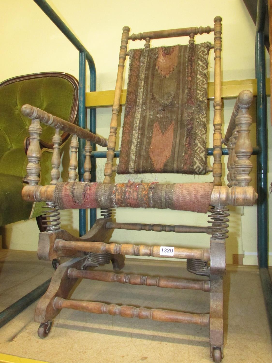 An American rocking chair of usual form - Image 2 of 4