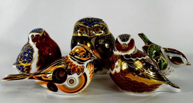 Five Crown Derby paperweights in the form of birds, owl, robin, fire crest, yellowhammer etc