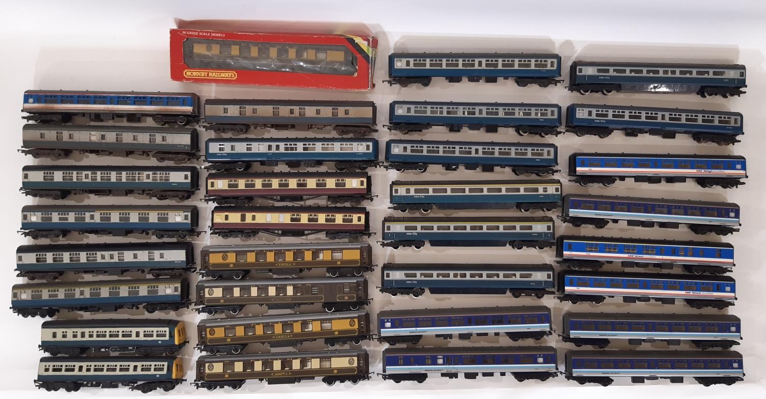 Hornby 00 gauge unboxed coaches comprising 5 Regional Railways, 3 Network South East, 5 Inter-