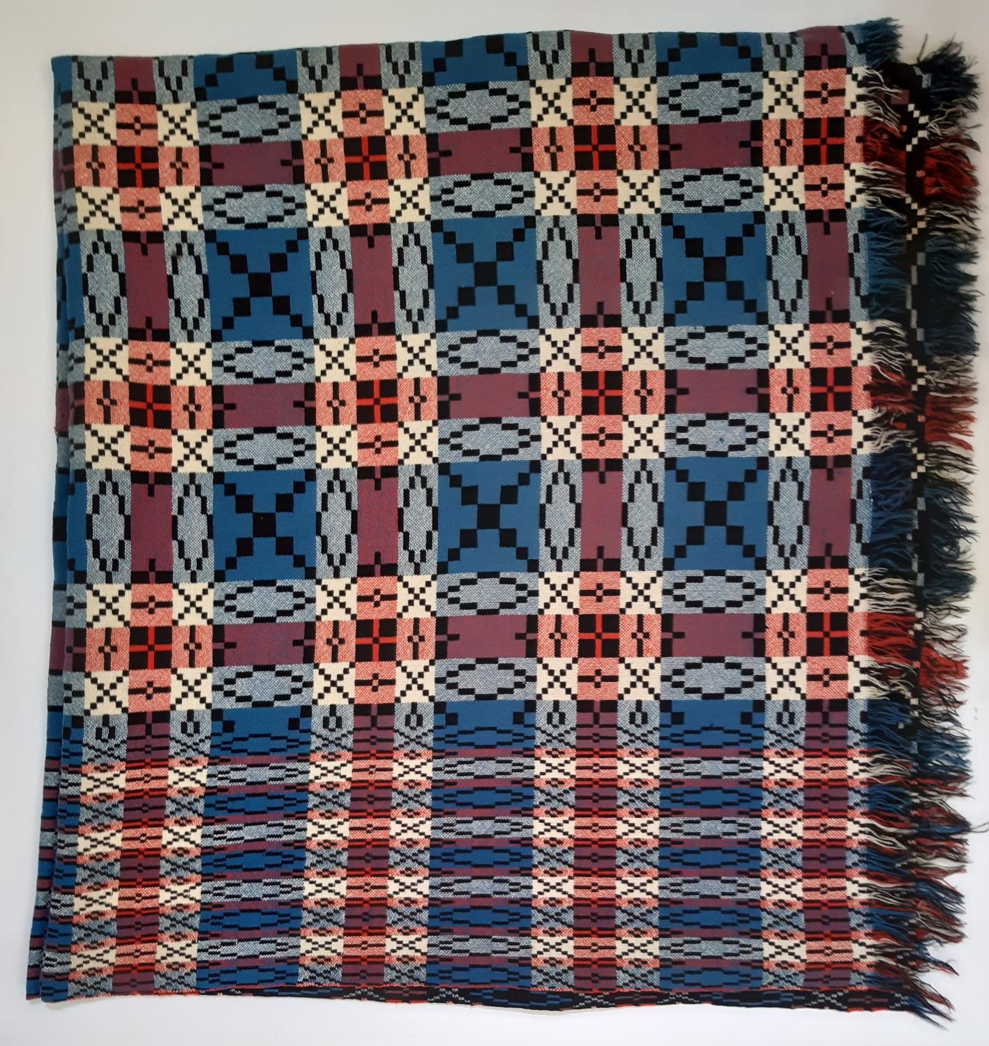 Traditional Welsh woollen blanket in reversible weave in red, blue, black and white, 240x220cm - Image 3 of 3