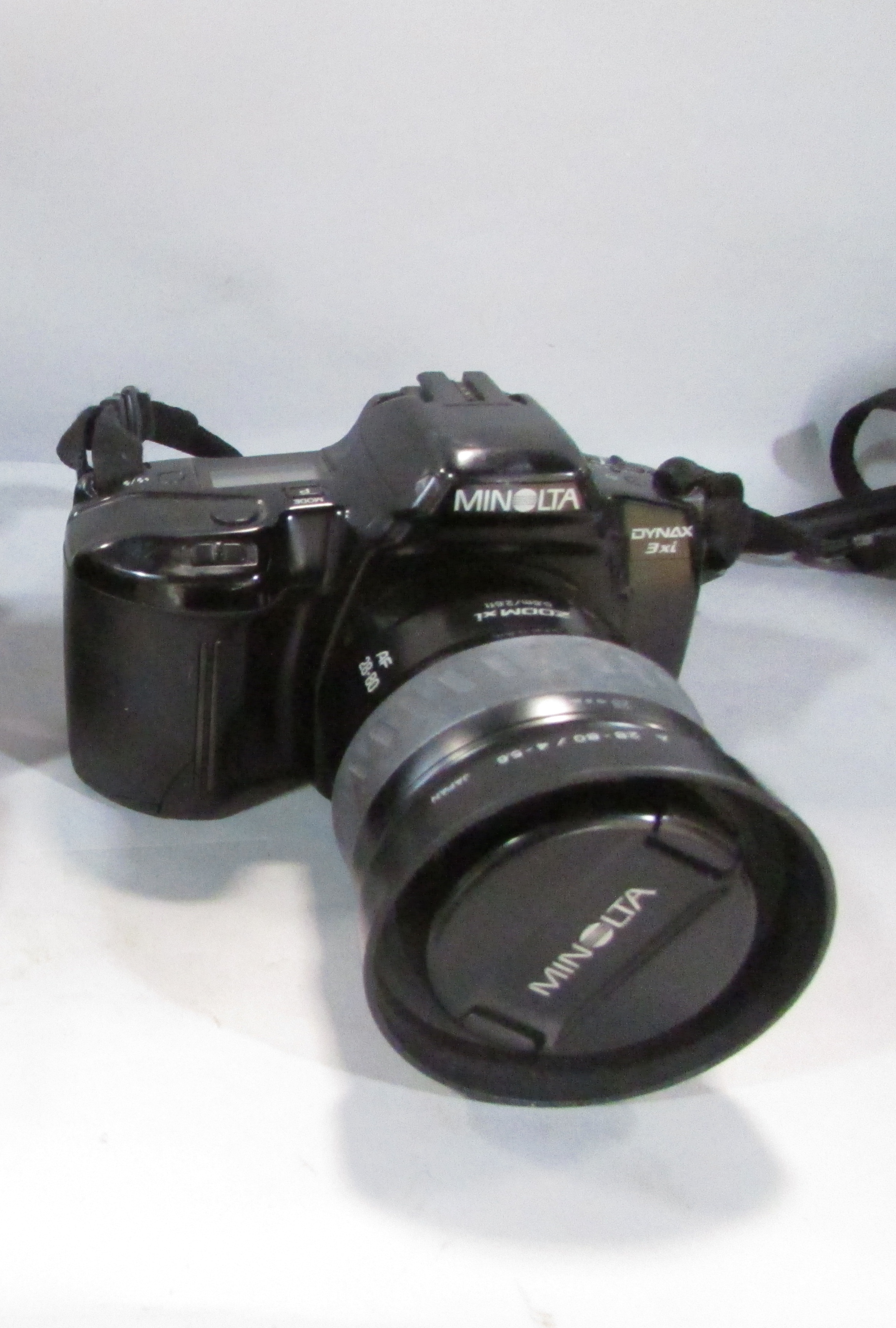 A quantity of photographic equipment including a Minolta 200 MXI camera, a Minolta flash and lens, - Image 7 of 7