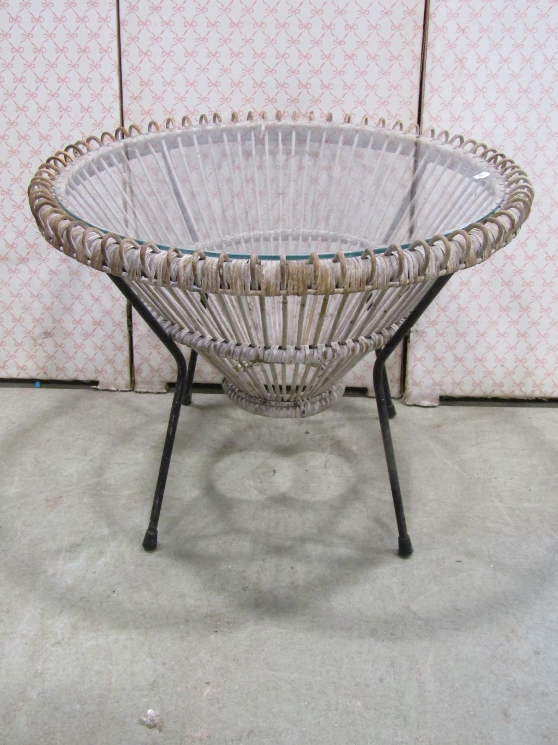 A vintage wicker two seat sofa, a mid century wicker plate glass occasional table of circular form - Image 7 of 9