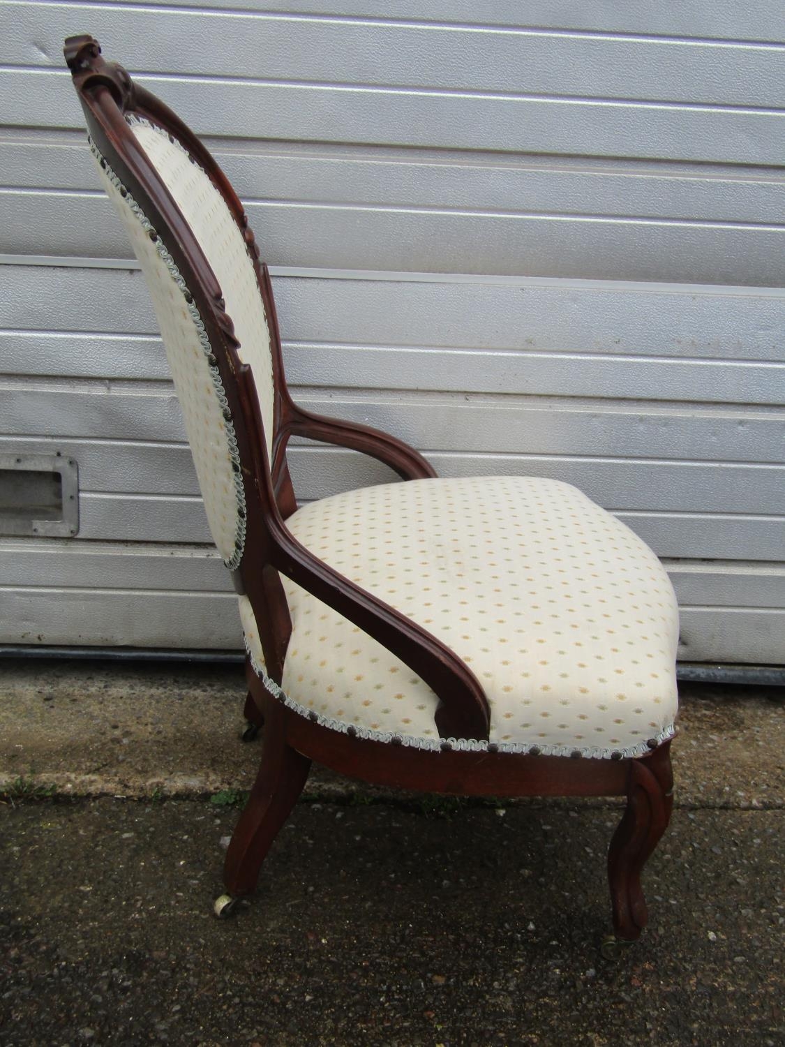 A Victorian mahogany spoon back chair with upholstered finish - Image 2 of 4
