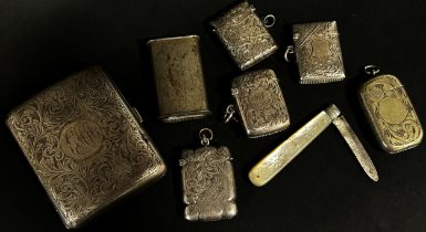 A silver cigarette case, four silver vestas, a mother of pearl pocket knife with a silver blade, a