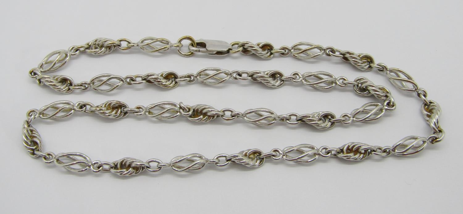 9ct white gold fancy twist link chain necklace, with later 18ct white gold lobster clasp, 41.5cm L - Image 3 of 6