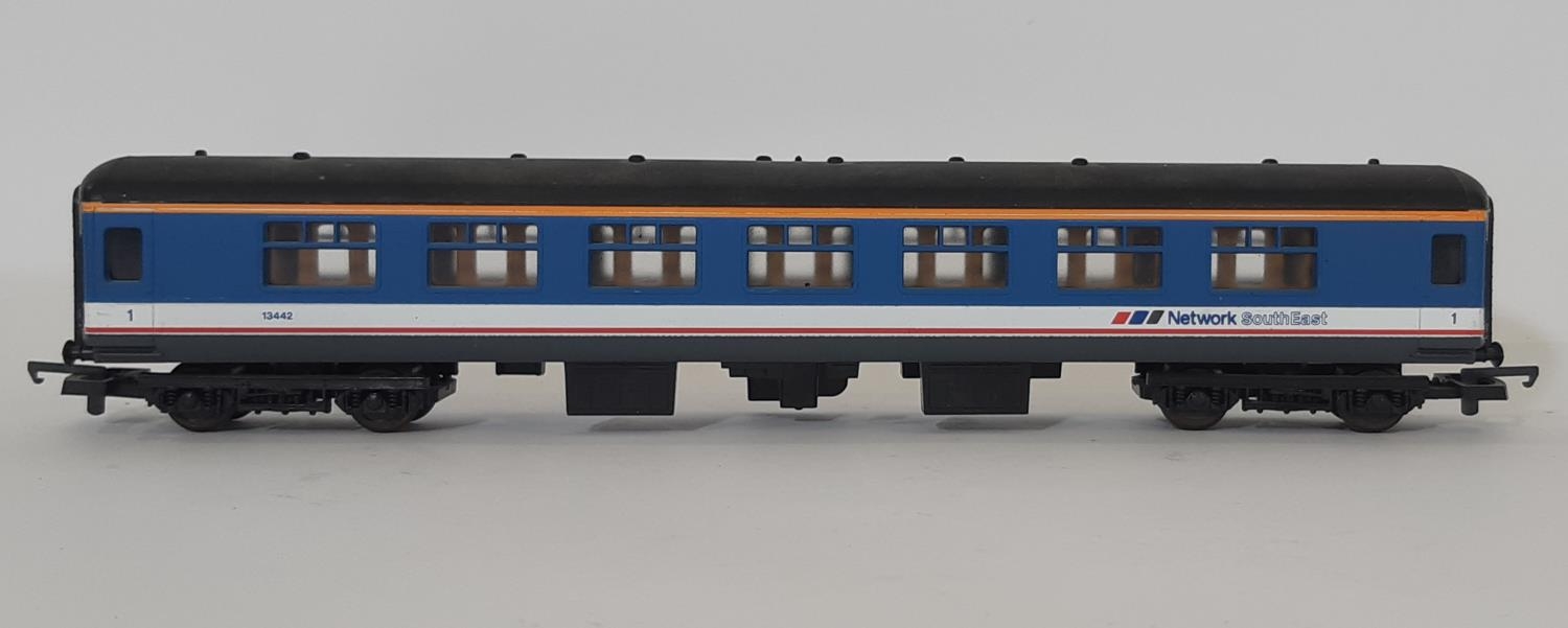 Thirteen 00 gauge railway coaches by Lima comprising 6 Network South East coaches, 4 Inter-City, 2 - Image 3 of 3